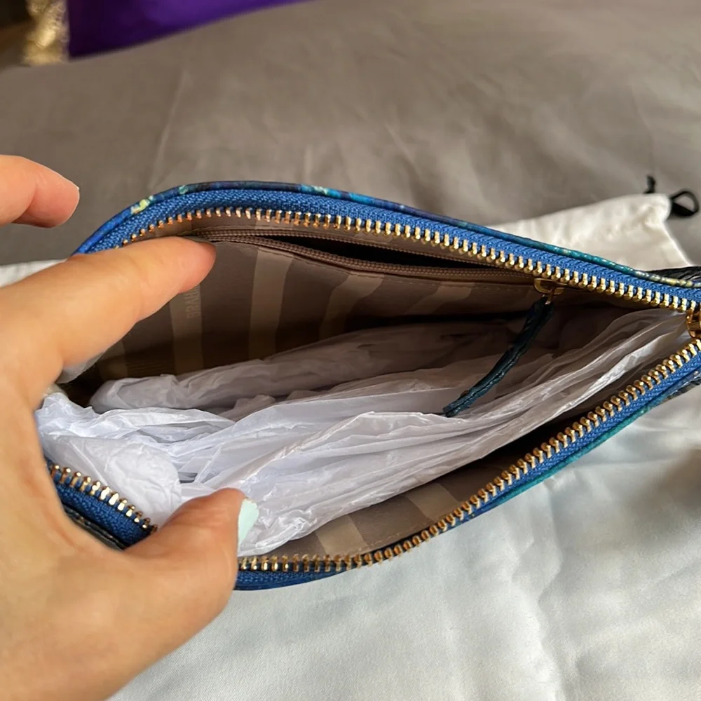 Brahmin Millie Wristlet Phthalo/Blue Leather - Picture 4 of 6